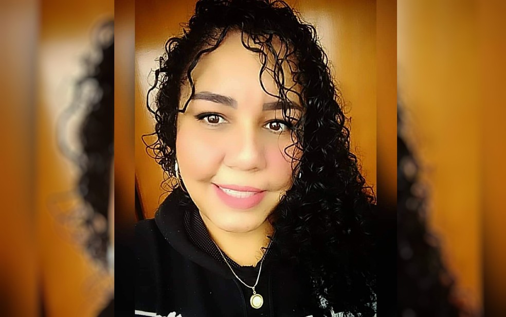A Polícia Civil concluiu, nesta segunda-feira (15), o inquérito policial sobre a morte da auxiliar administrativa Karine de Oliveira Sousa, de 34 anos, que morreu após pintar o cabelo em Catalão - Polícia conclui inquérito sobre mulher que morreu após pintar o cabelo