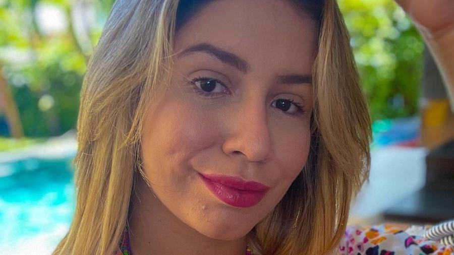 Marília Mendonça sente dor no corpo e tem boca inchada após alergia Marília Mendonça rebate Nego Di: 'Público sertanejo vota e a gente te tira'