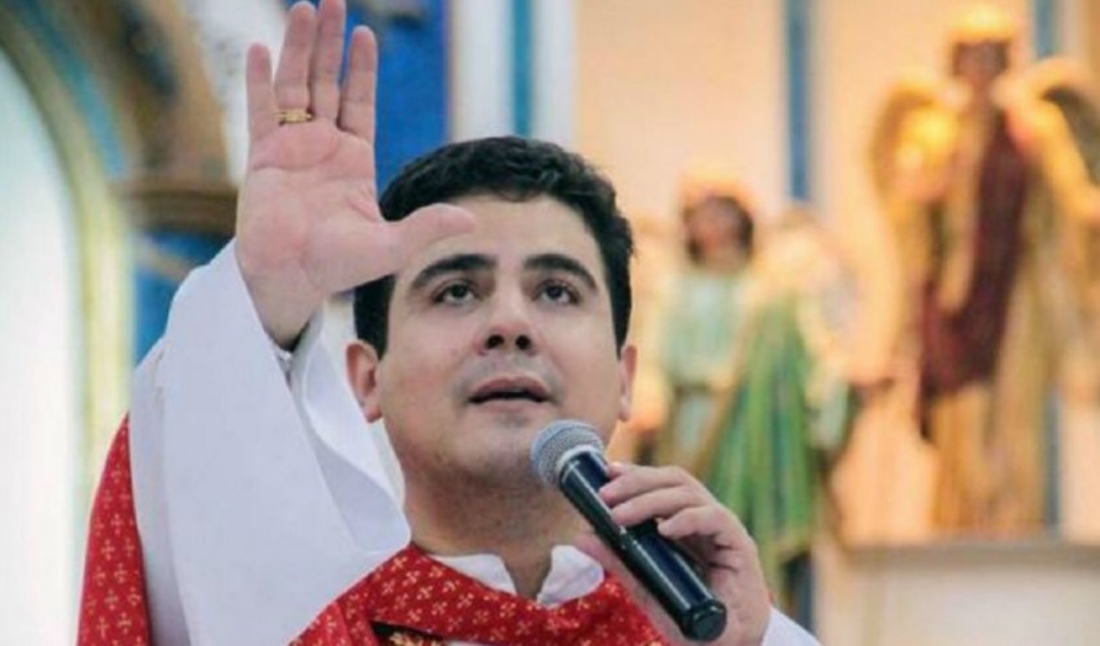 Padre Robson fala em "desíginos de Deus" em retorno às redes sociais