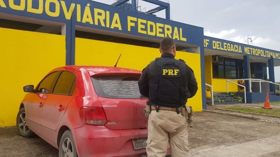 Mulher descobre em blitz que companheiro usava nome falso e era foragido