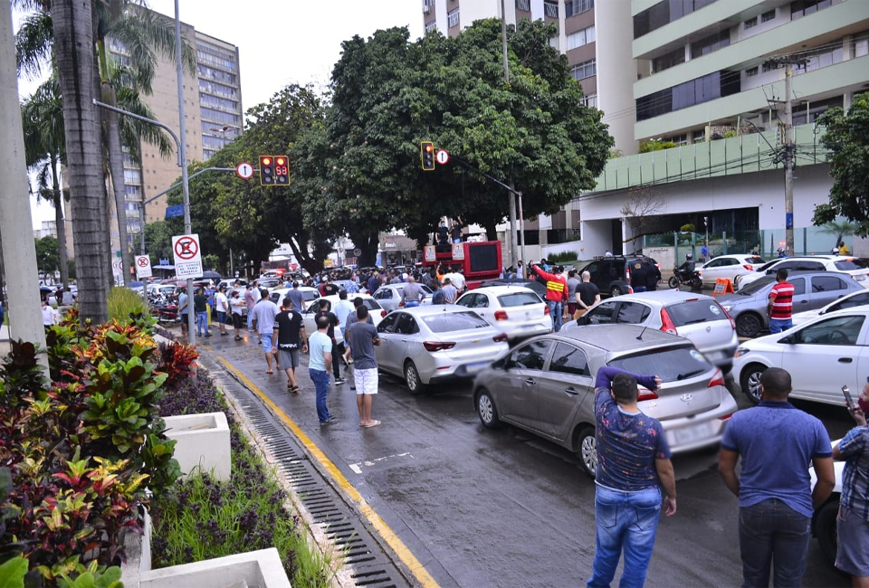Circulação está travada no local, Manifestação tem expectativa de durar até as 15h (Foto: Jucimar de Sousa/Mais Goiás)