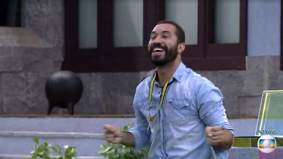 'Eu tô rica', grita Gil ao virar líder e ganhar carro no BBB 21