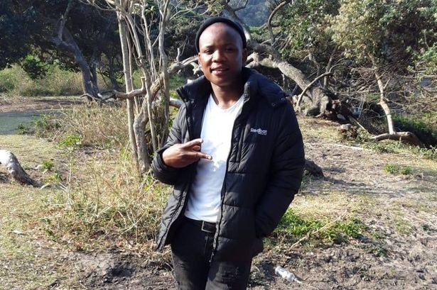 leão Homem é devorado por dois leões na África do Sul