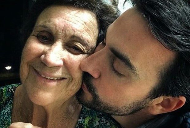 Mãe do Padre Fábio de Melo é intubada: "Nas mãos de Deus"
