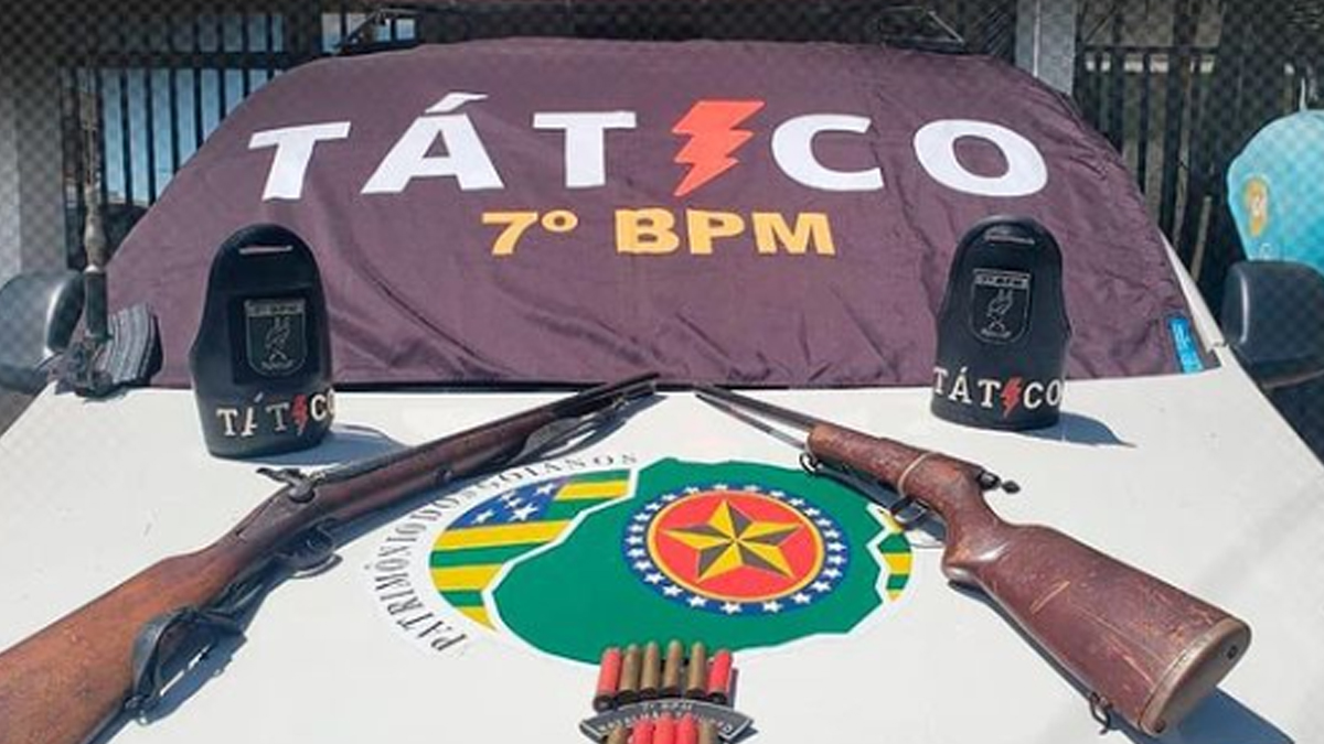 Polícia prende dupla que estava com armas de fogo, em Goiânia