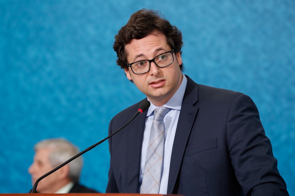 Bolsonaro exonera Fábio Wajngarten da Secom e nomeia militar