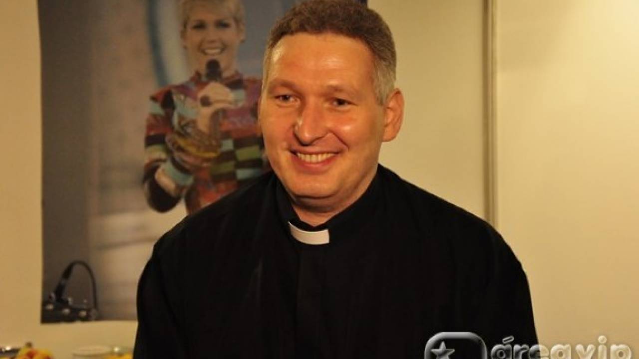Padre Marcelo Rossi ressurge musculoso e vira assunto na web; fotos