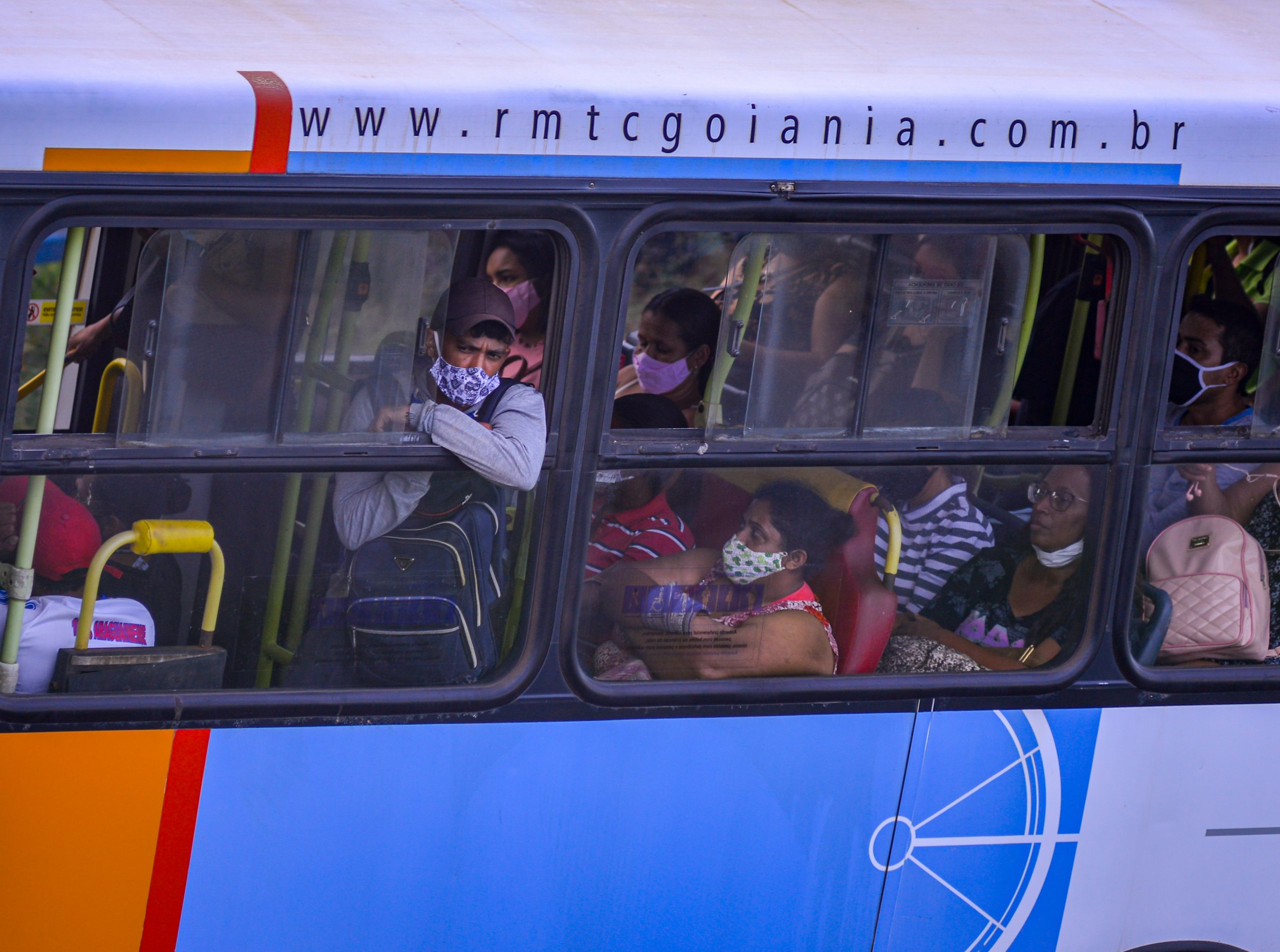 Pesquisa mostra que 52,6% dos usuários de ônibus não trabalham em atividades essenciais