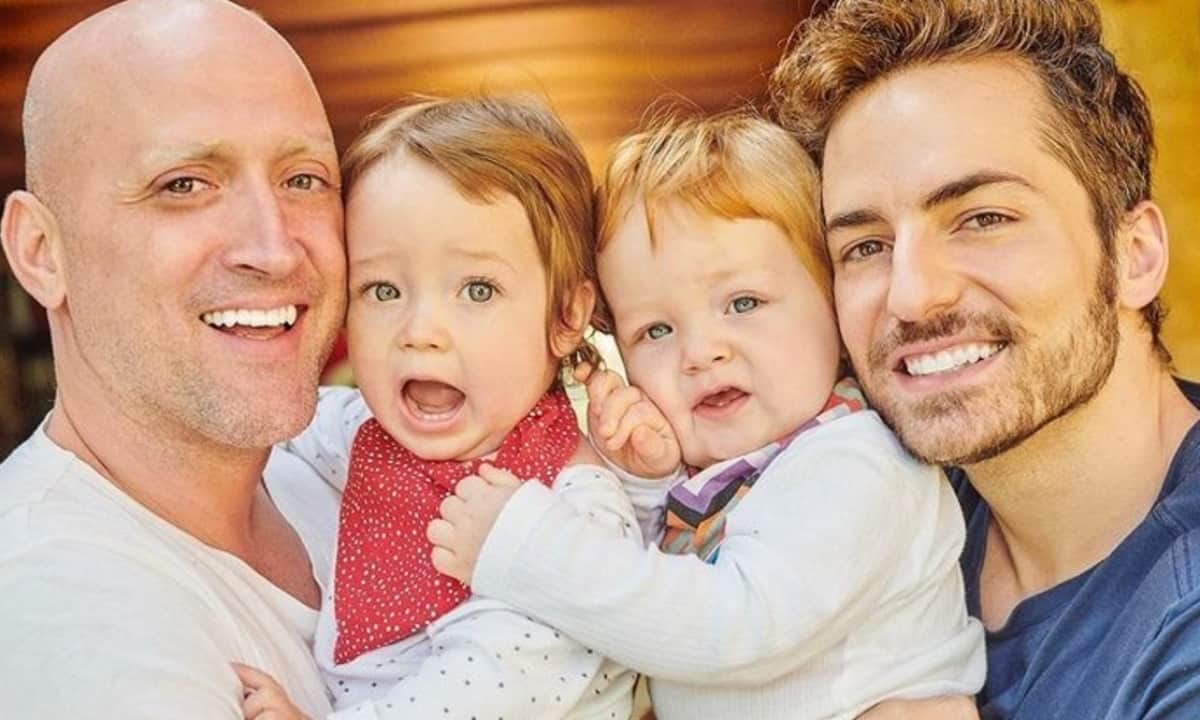 No Dia das Mães, Thales Bretas homenageia Paulo Gustavo Viúvo do humorista relembrou trilogia 'Minha Mãe É uma Peça'