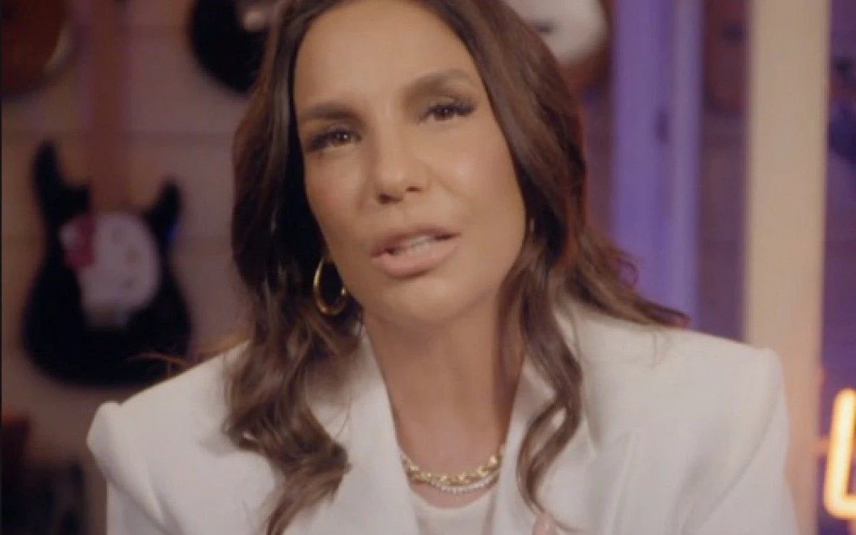 governo Ivete Sangalo rompe silêncio e diz que Bolsonaro nunca a representou Ivete Sangalo lamenta as 500 mil mortes pela Covid e diz que 'não é sobre partidos' Ivete Sangalo rebate críticas de secretário de saúde da Bahia: 'Me respeite'