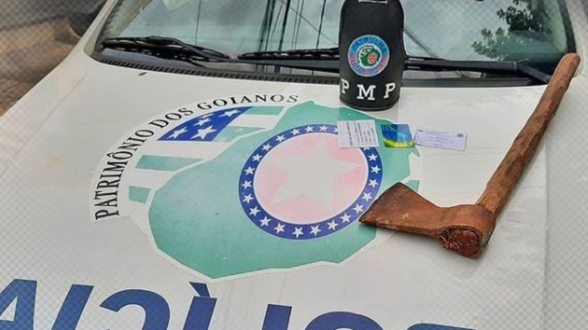 Mulher é internada após ser agredida com machado por companheiro em Goiânia