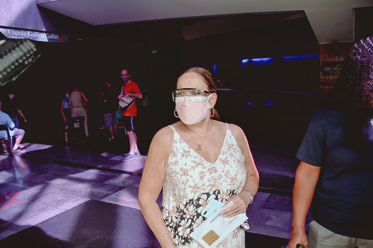 Caetano Veloso, Suzana Vieira, Pelé e Ary Toledo são vacinados contra Covid-19