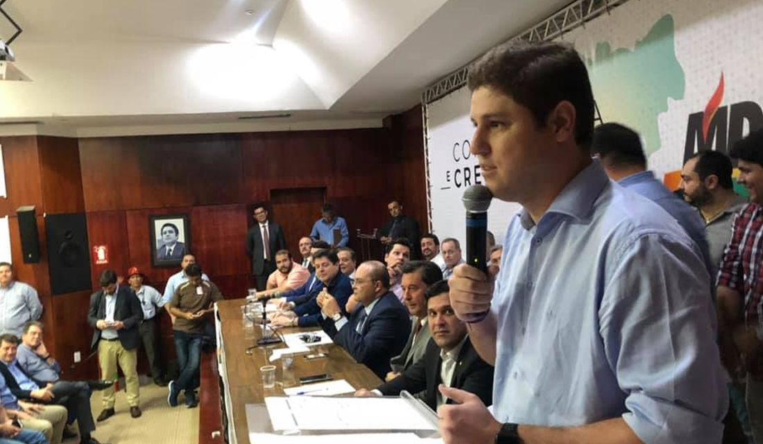 Caiado se aliou a Bolsonaro por conveniência, diz deputado