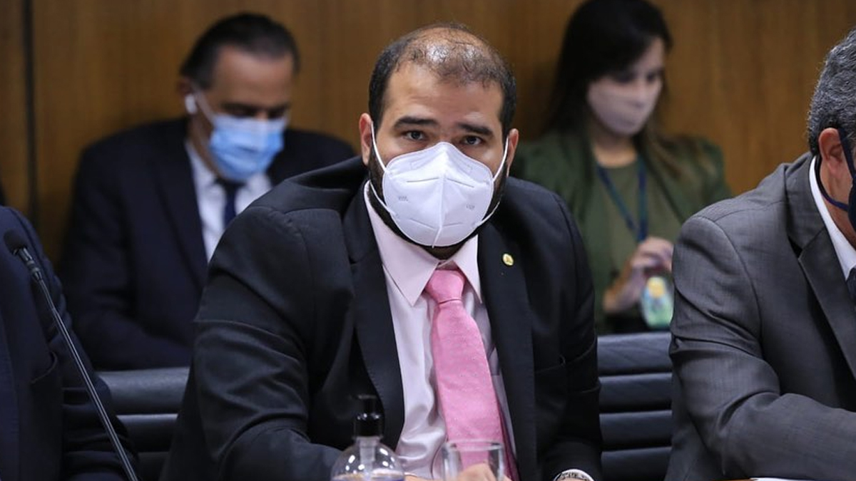 Na Comissão que avalia cortes na educação superior, Vergílio diz estar atento a demanda da classe