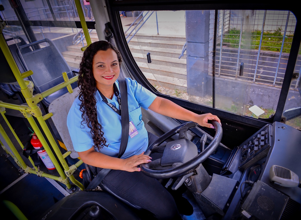 Pollyanna Rodrigues de Araújo Morais, motorista do transporte coletivo de Goiânia
