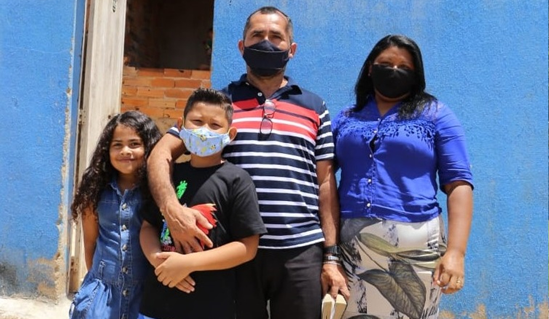 Prefeitura de Goiânia inicia entrega do Renda Família, nesta terça