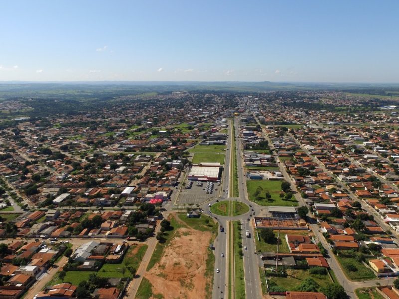 A cidade de Senador Canedo deverá adotar a restrição total do comércio aos domingos. O novo decreto com a medida será publicado nesta terça, 9. (Foto: divulgação/prefeitura)