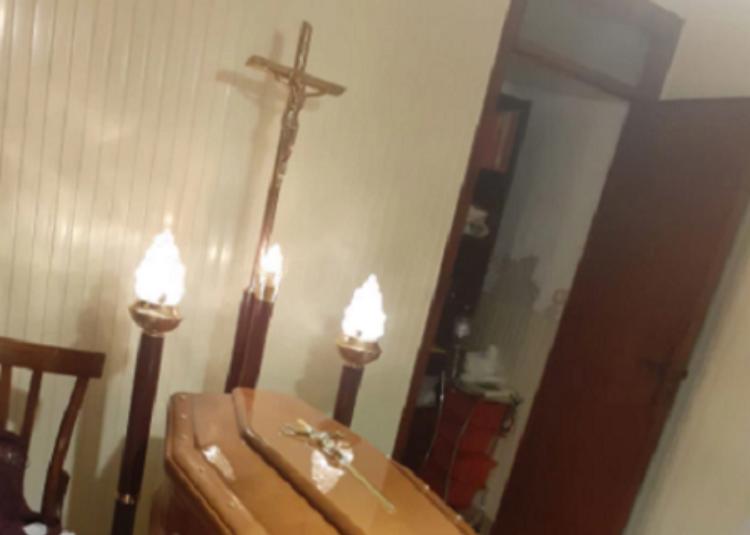 Sem vagas nos cemitérios, italiana é obrigada a manter corpo da mãe em casa por 12 dias