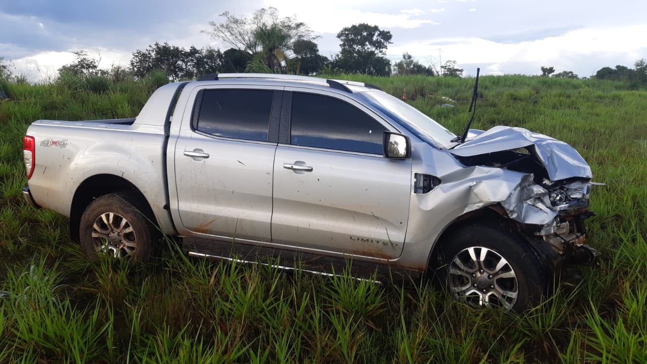 Idoso morre após colisão transversal entre dois carros na BR-060
