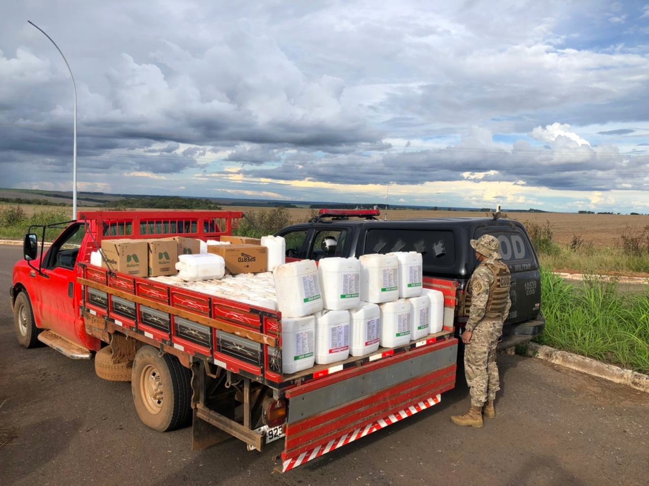 Polícia apreende carga de agrotóxicos ilegais avaliada em R$ 250 mil na BR-251