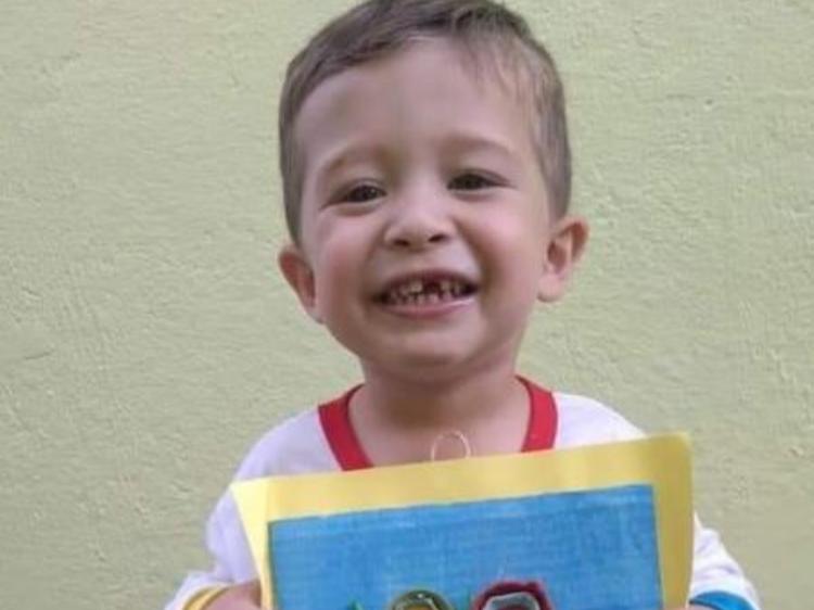 Criança de três anos morre de covid-19 enquanto aguardava leito de UTI em SP