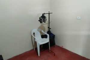 A Polícia Civil fechou, nesta quinta-feira (11), um consultório oftalmológico clandestino instalado em uma residência do setor São Francisco, em Porangatu