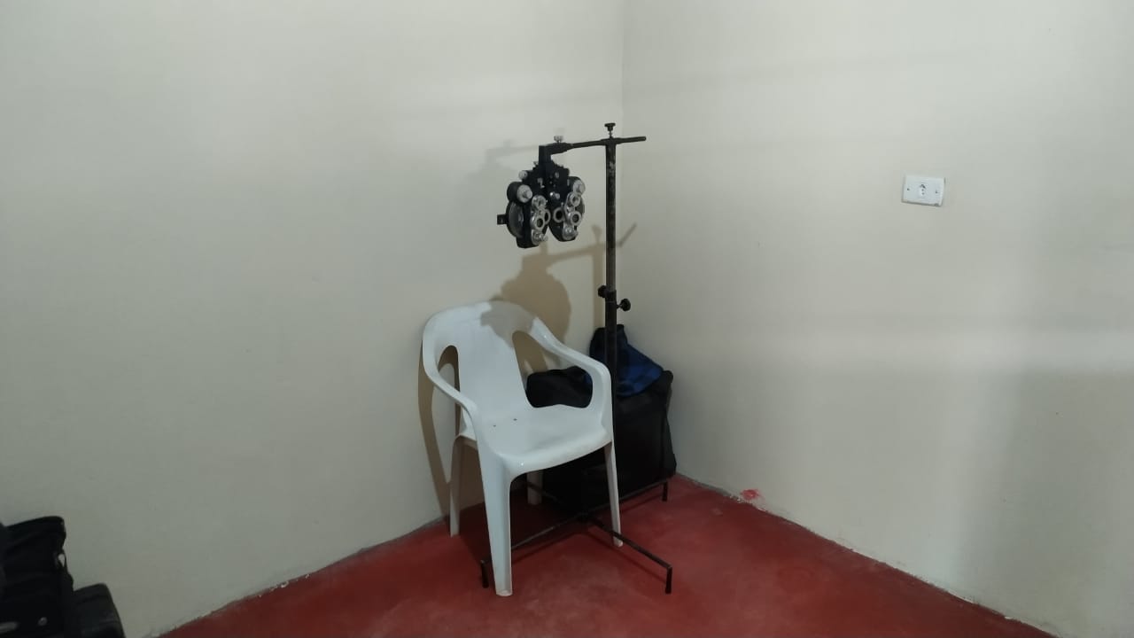 A Polícia Civil fechou, nesta quinta-feira (11), um consultório oftalmológico clandestino instalado em uma residência do setor São Francisco, em Porangatu