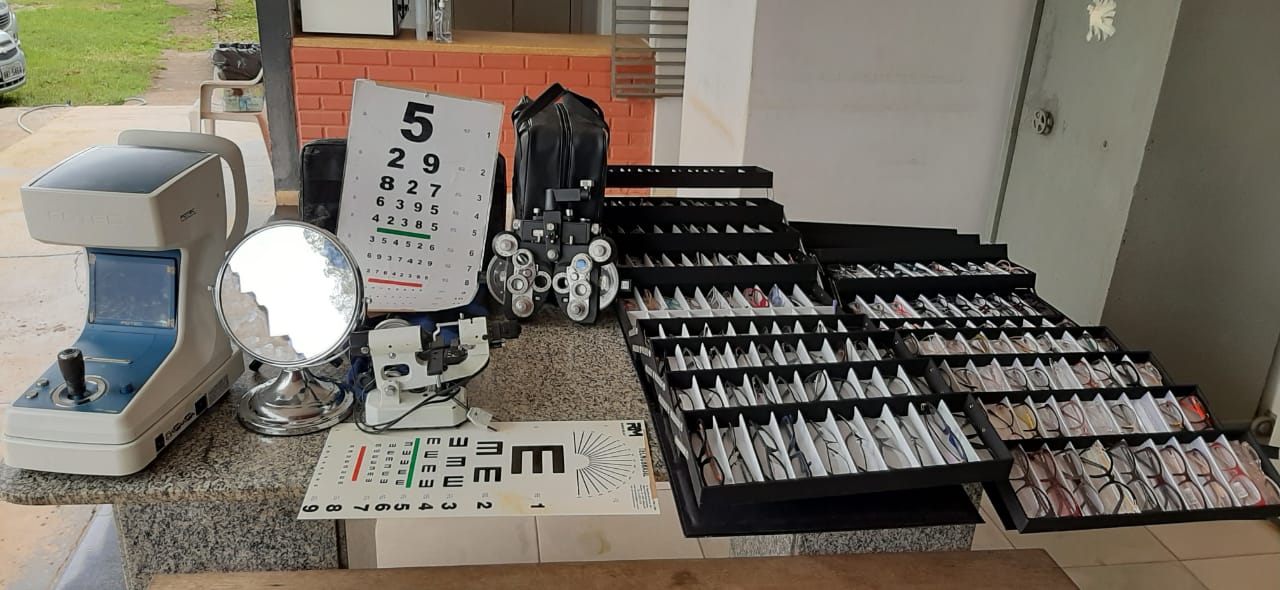 A Polícia Civil fechou, nesta quinta-feira (11), um consultório oftalmológico clandestino instalado em uma residência do setor São Francisco, em Porangatu