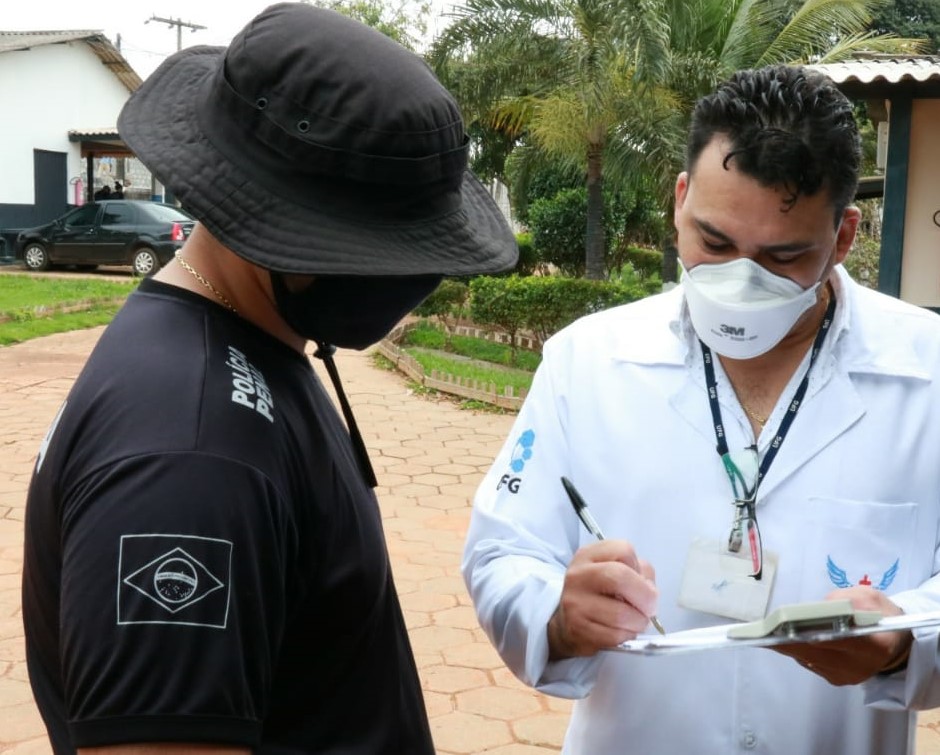 - Polícia Penal inicia testes de covid-19 em servidores penitenciários de Aparecida - A Polícia Penal começou, nesta terça-feira (16), a avaliação e testagem dos servidores penitenciários do Complexo Prisional de Aparecida. Os testes serão para identificar a covid-19, hepatites B e C, HIV e sífilis