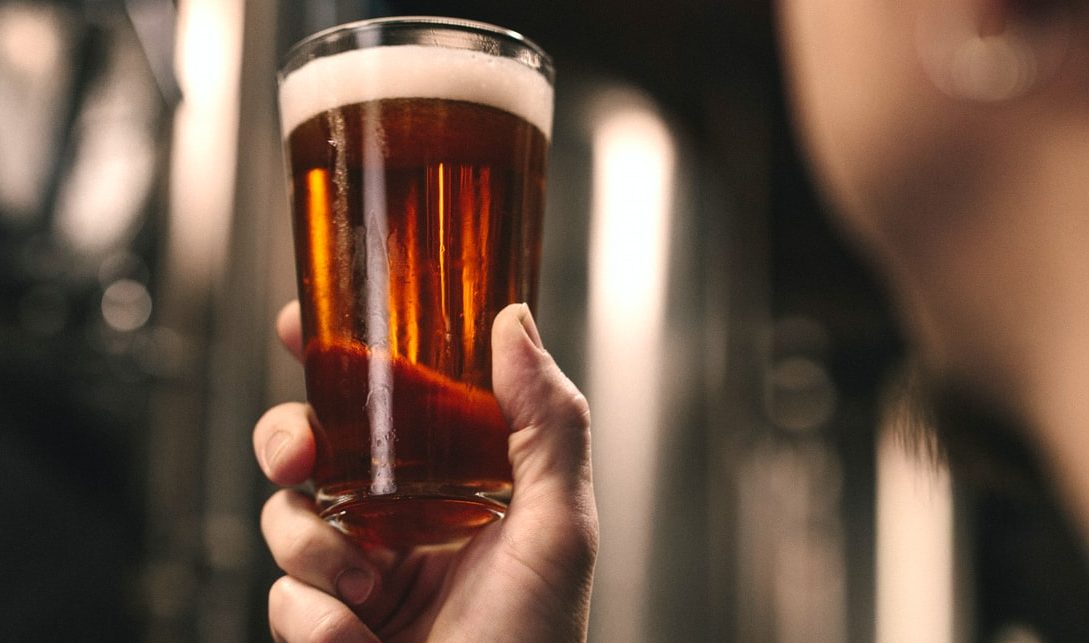 Ambev e Instituto da Criança vão formar mil jovens para trabalhar em bares e hotéis (Foto: Reprodução)