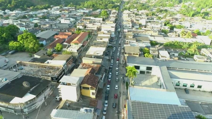 Com 6 mil doses, prefeitura de Duque de Caxias prova fila quilométricas de idosos