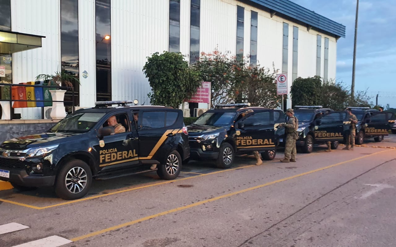 PF recupera R$ 800 mil em operação contra fraudes no auxílio emergencial em Goiás