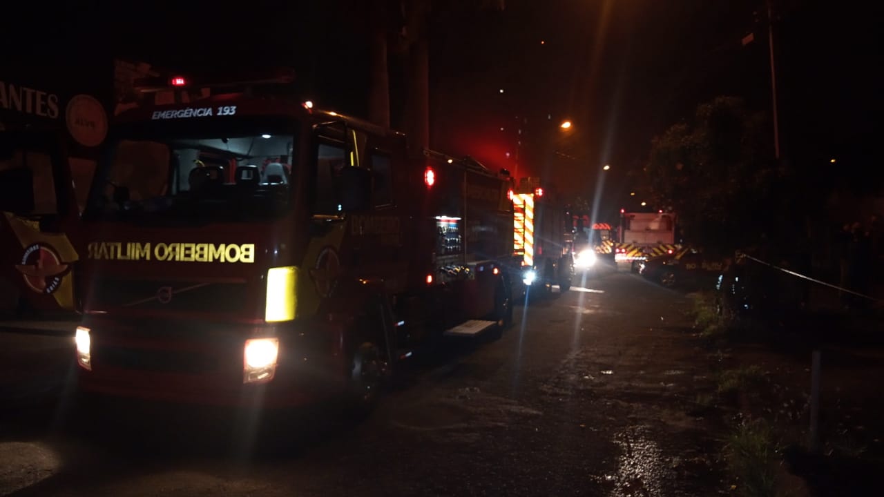 Chamas se concentravam no subsolo do prédio da escola profissionalizante
