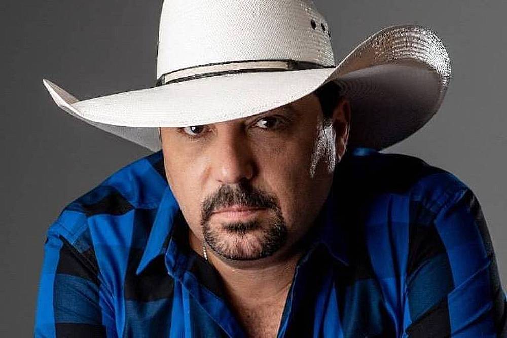 Edson, da dupla com Hudson, é internado por complicações da Covid-19