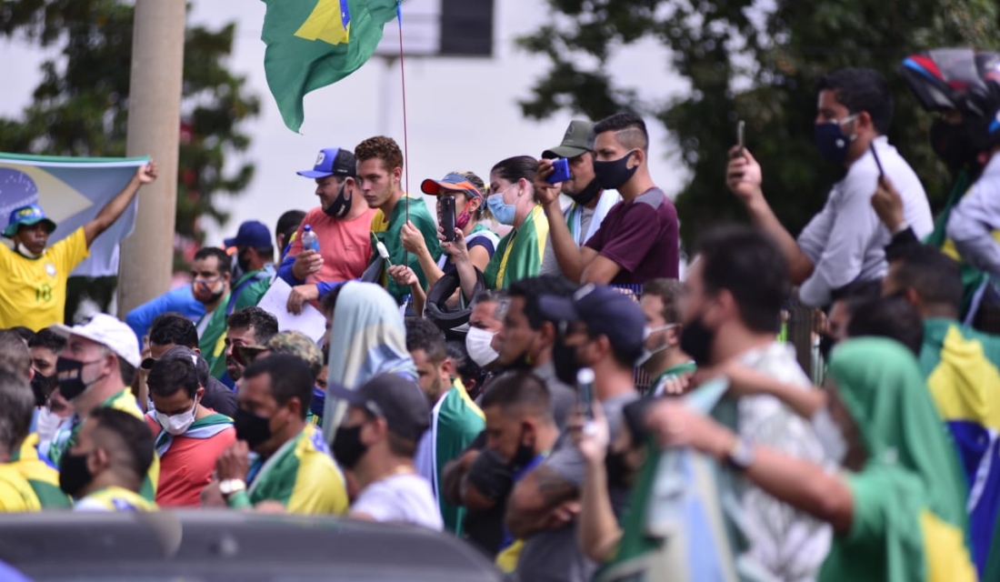Manifestantes bloquearam a BR-153 na tarde desta segunda-feira (Foto: Jucimar de Sousa/Mais Goiás)