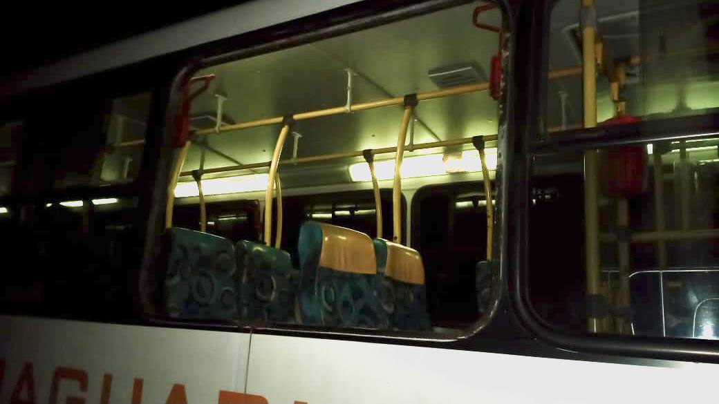 Jovem morre ao pular de ônibus em movimento na BR-060, em Goianápolis