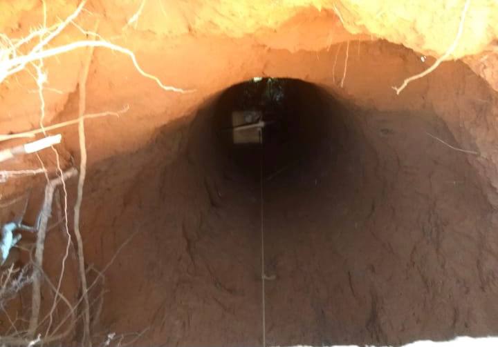 Idosa cai em cisterna de mais de 10 metros e é socorrida pela PM em Goiânia