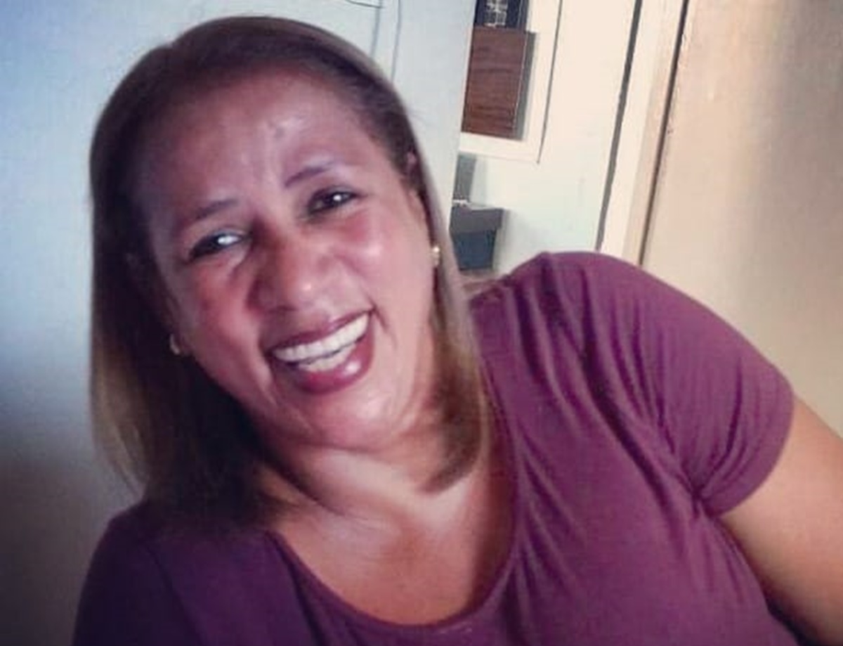 Após dias lutando com Covid-19, a professora de História, Eva da Silva Assunção, não resistiu às complicações da doença e morreu. (Foto: reprodução/redes sociais)