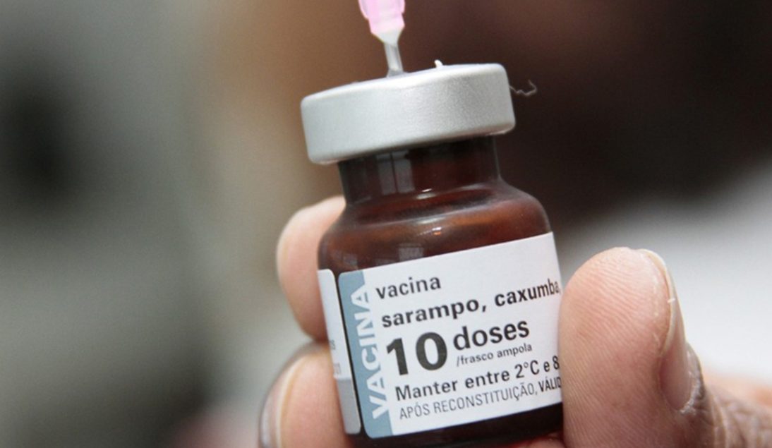 Número de bebês sem vacina contra sarampo é o maior em 20 anos, diz OMS