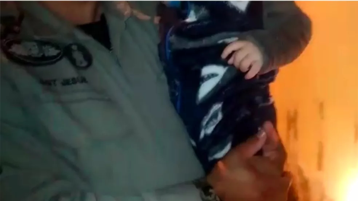 Marido teria trancado a família em um quarto depois de ter chegado em casa bêbado e discutido com a esposa