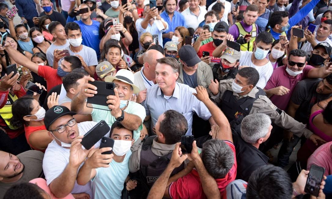 Com rejeição maior nas metrópoles, Bolsonaro investe em viagens 'de surpresa' ao interior