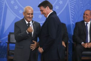 Ministro da Casa Civil diz que se vacinou contra Covid 'escondido' para não 'criar caso'