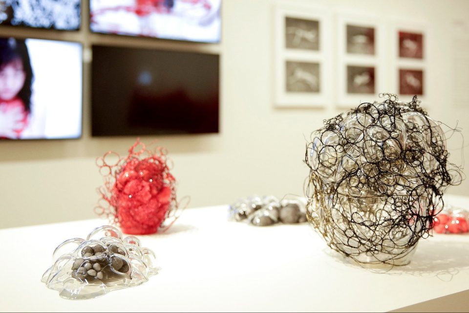 Mostra Linhas da Vida, de Chiharu Shiota