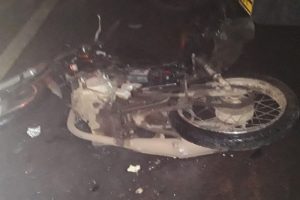 Motociclista morre em engavetamento com sete veículos em Goiânia