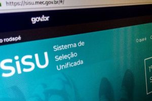 Programa seleciona estudantes para universidades públicas usa as notas do Enem Inscrições para o Sisu começam nesta quinta (16); tire dúvidas