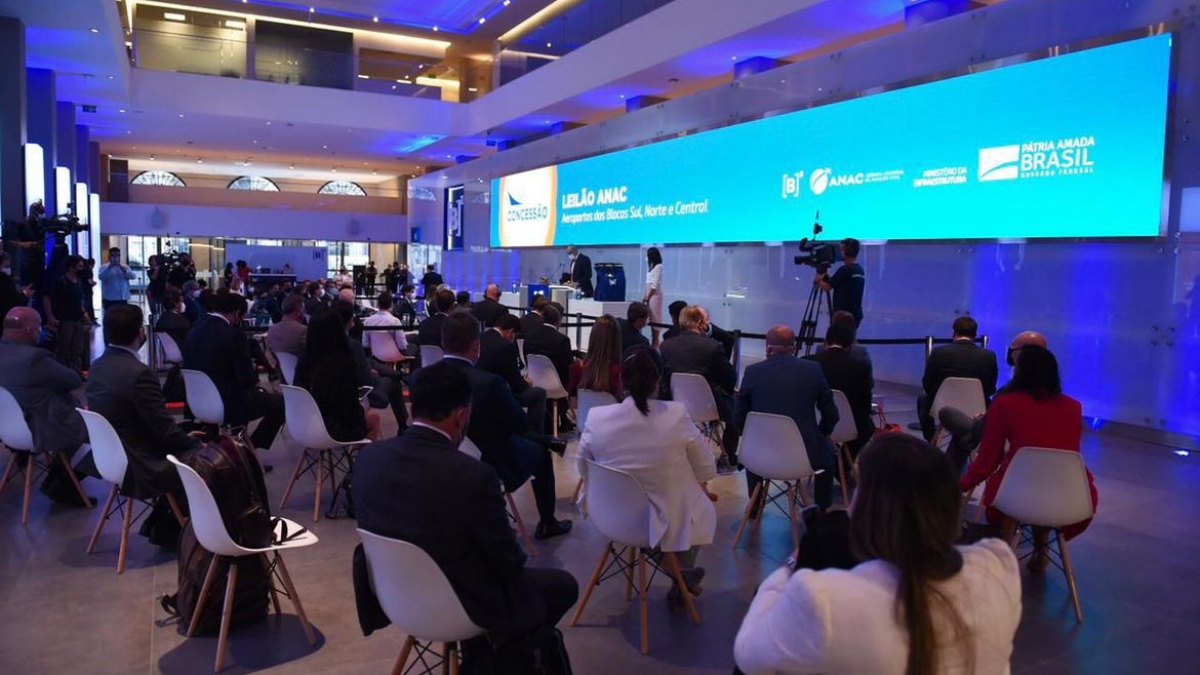 6ª rodada de concessões aeroportuárias, com a participação do ministro, @tarcisiogdf . Os leilões dos 22 aeroporto arrecadaram mais de R$ 3 bilhões em outorgas