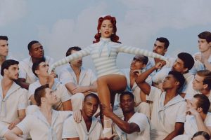 Anitta compara funk a bossa nova e diz que fama internacional reduz preconceito