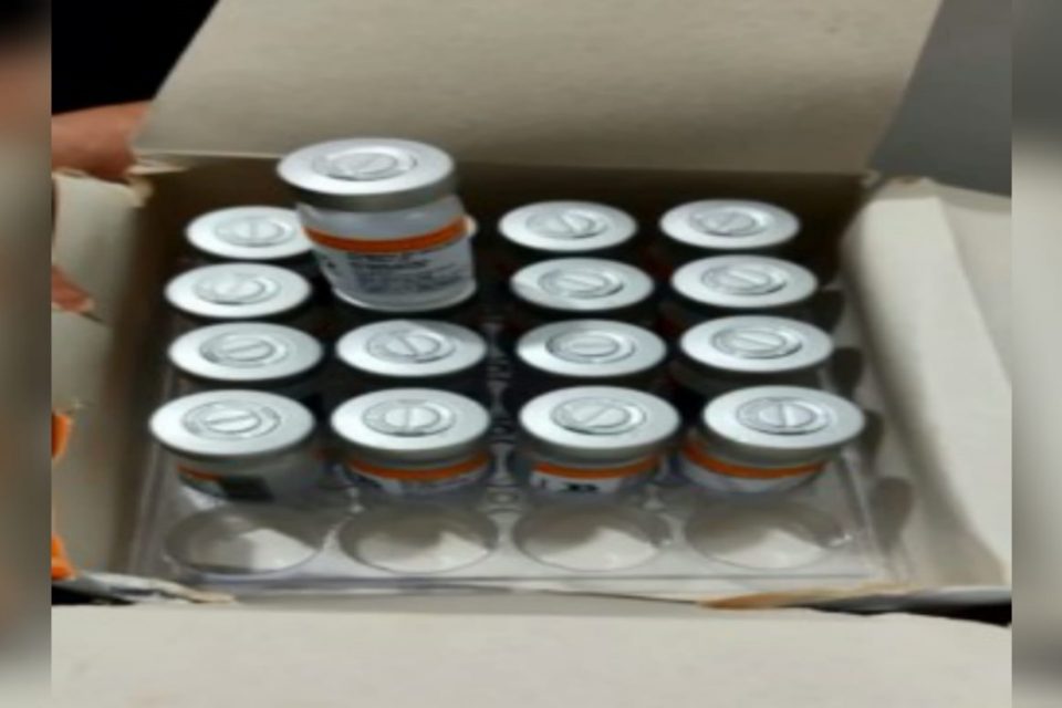 As pessoas que compraram doses da Coronavac furtadas da Secretaria de Saúde podem não ter sido imunizadas. Vacinas podem ter perdido eficácia. (Foto: divulgação/PM)