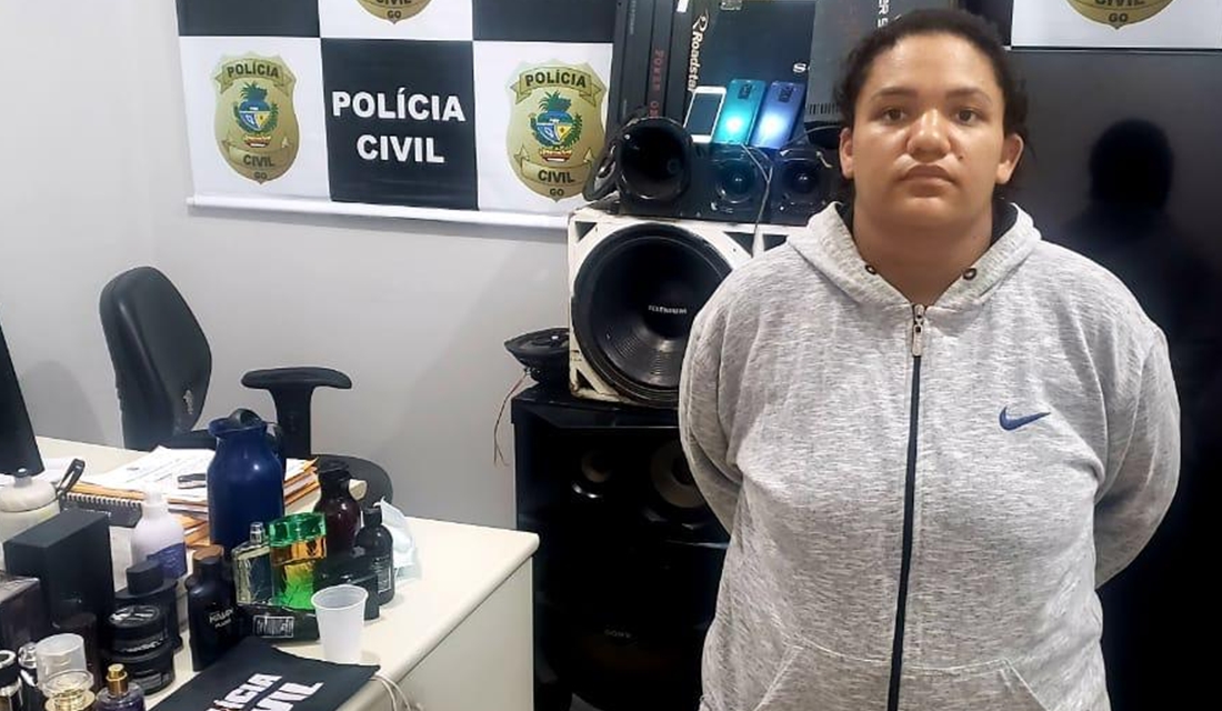 A Polícia Civil prendeu Taynara Figueiredo, 23 anos, suspeita de aplicar o golpe do 'falso aluguel'. Ela foi presa em Águas Lindas, no entorno do Distrito Federal- A Polícia Civil prendeu Taynara Figueiredo, 23 anos, suspeita de aplicar o golpe do 'falso aluguel'. Ela foi presa em Águas Lindas, no entorno do Distrito Federal - Presa suspeita de aplicar o golpe do 'falso aluguel' em Águas Lindas
