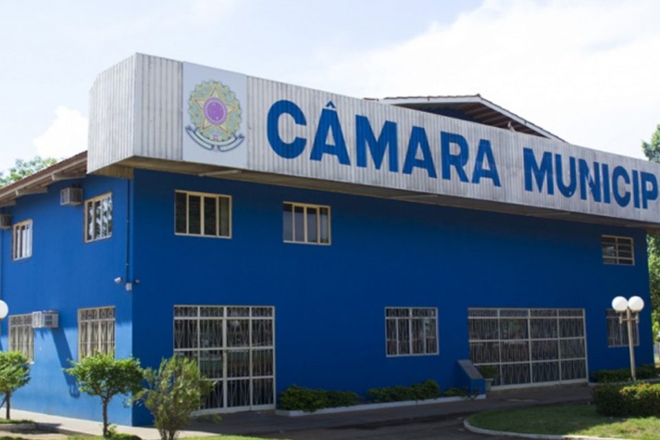 Câmara de Nova Crixás aceita denúncia que pode cassar prefeito